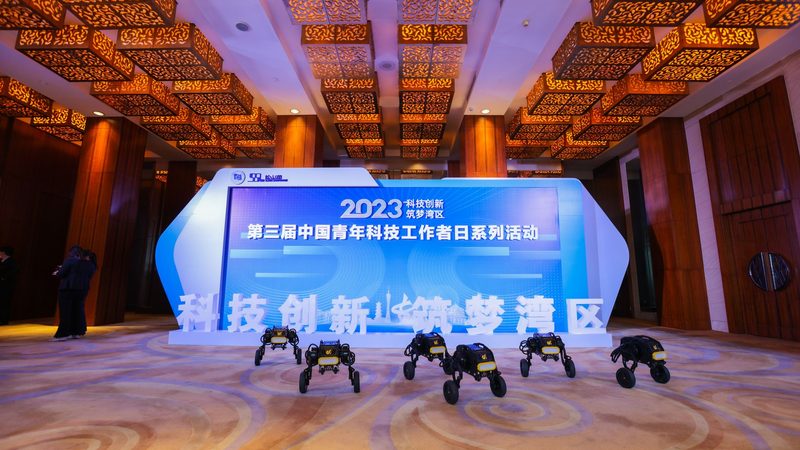 小标题：DevOps工具的关键功能